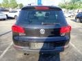 Deep Black Pearl - Tiguan SE 4MOTION Photo No. 3