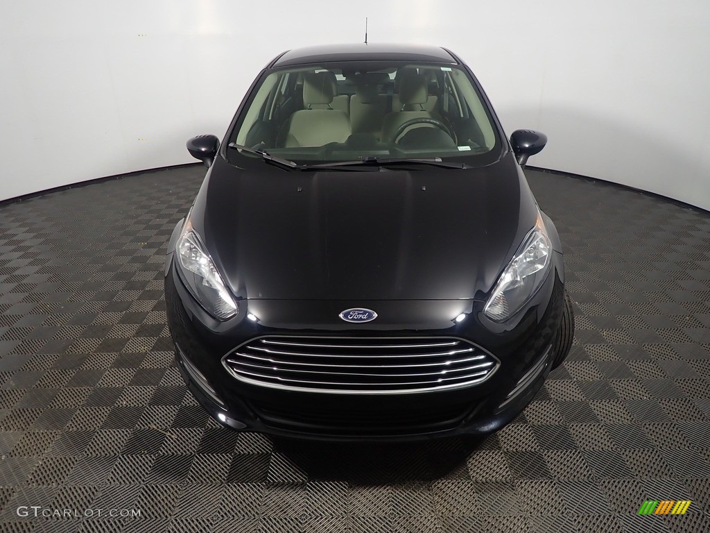 2019 Fiesta SE Sedan - Shadow Black / Medium Light Stone photo #5