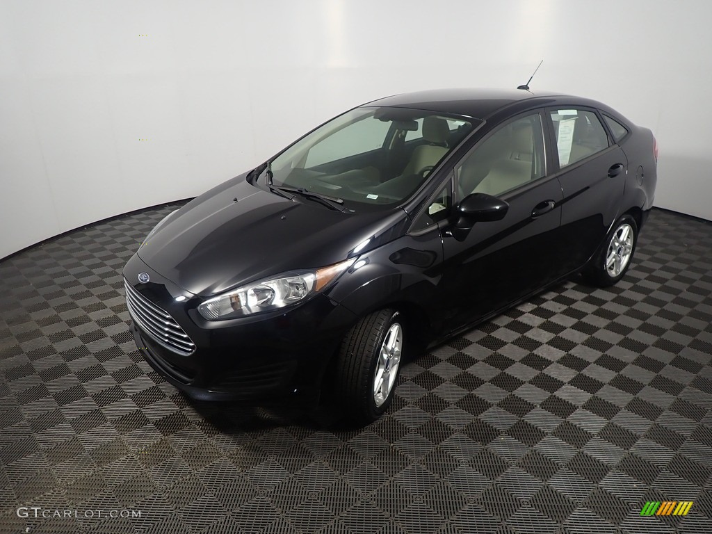 2019 Fiesta SE Sedan - Shadow Black / Medium Light Stone photo #9