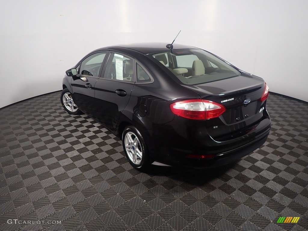2019 Fiesta SE Sedan - Shadow Black / Medium Light Stone photo #12