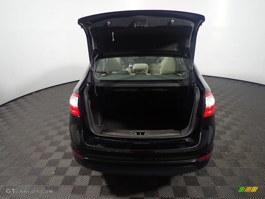 2019 Fiesta SE Sedan - Shadow Black / Medium Light Stone photo #14