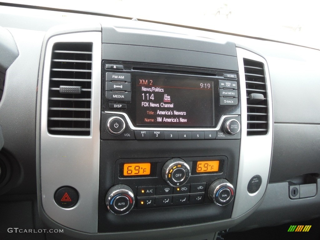 2017 Nissan Frontier SV Crew Cab 4x4 Controls Photo #144323623