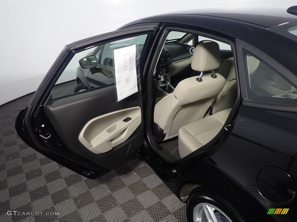 2019 Fiesta SE Sedan - Shadow Black / Medium Light Stone photo #34
