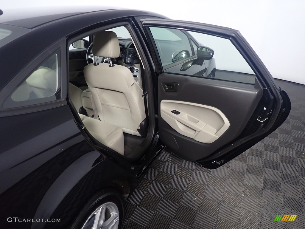 2019 Fiesta SE Sedan - Shadow Black / Medium Light Stone photo #36