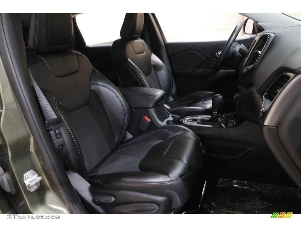 2019 Cherokee Latitude Plus 4x4 - Olive Green Pearl / Black photo #16