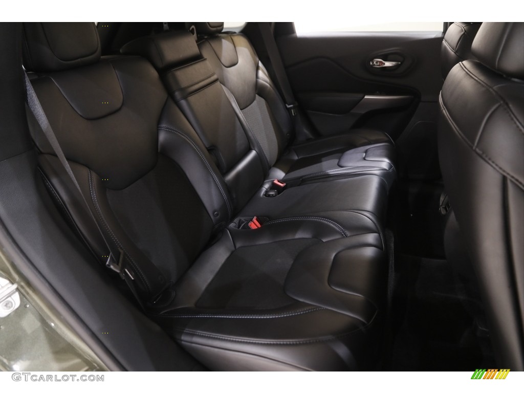 2019 Cherokee Latitude Plus 4x4 - Olive Green Pearl / Black photo #17