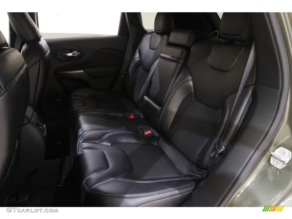 2019 Cherokee Latitude Plus 4x4 - Olive Green Pearl / Black photo #18