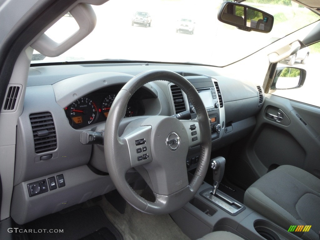 2017 Nissan Frontier SV Crew Cab 4x4 Graphite Dashboard Photo #144324121
