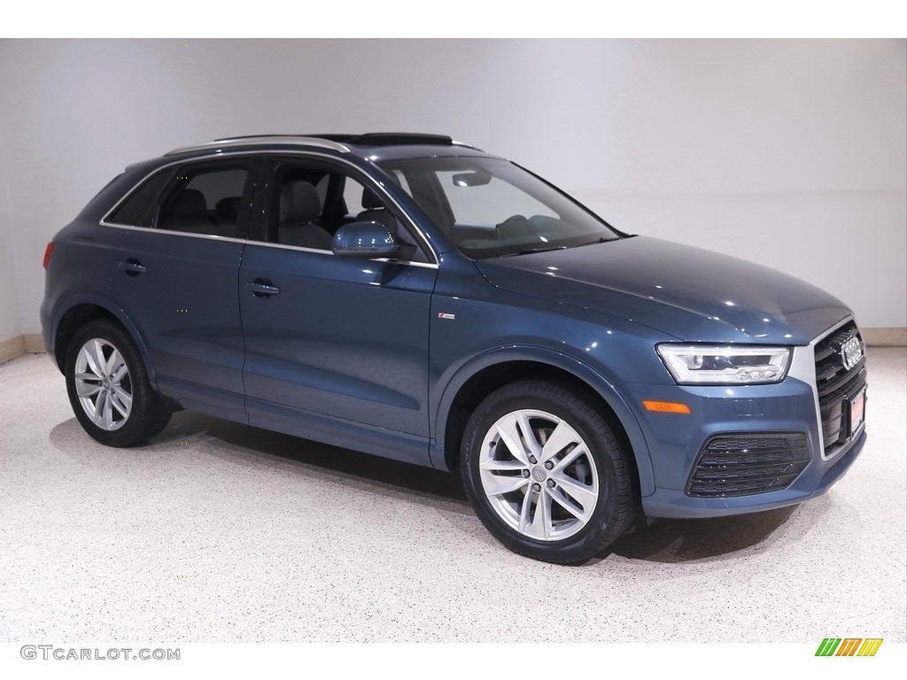 2018 Q3 2.0 TFSI Premium quattro - Utopia Blue Metallic / Rock Gray photo #1
