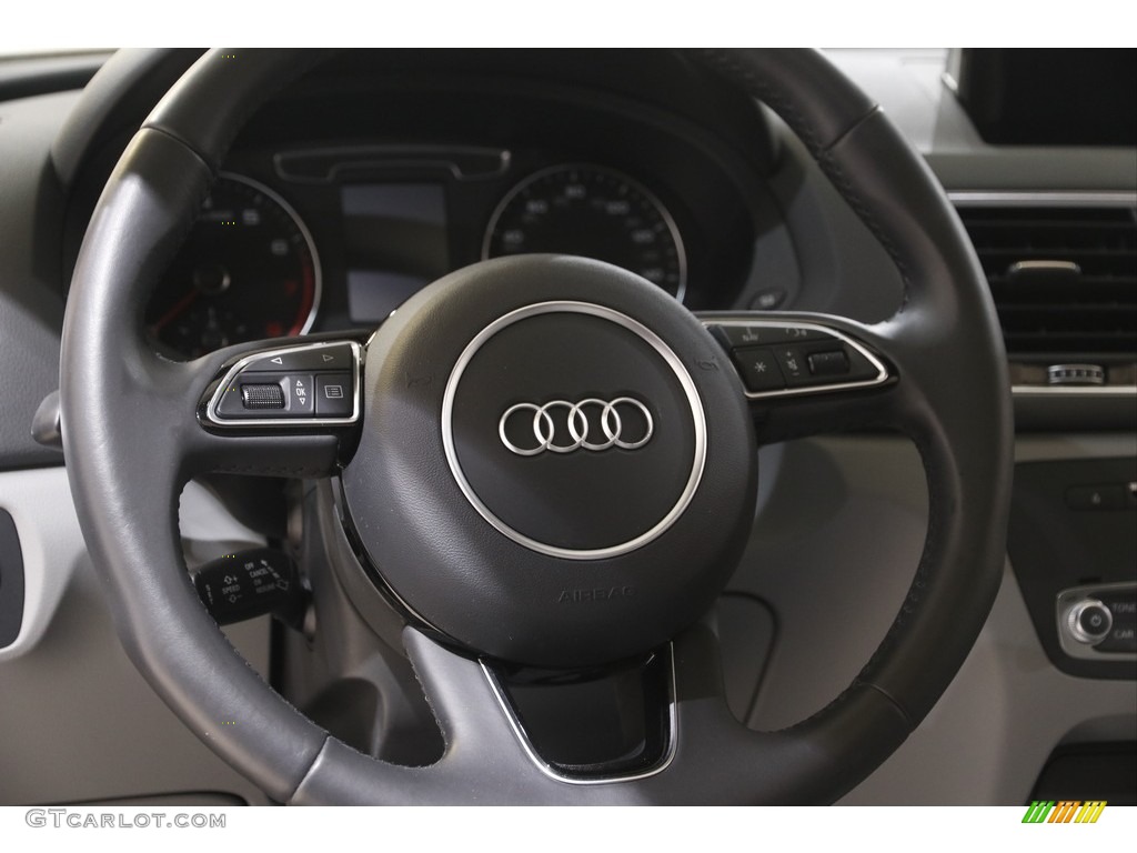 2018 Audi Q3 2.0 TFSI Premium quattro Steering Wheel Photos