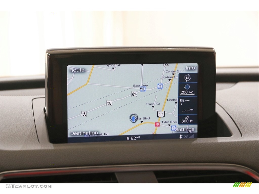 2018 Audi Q3 2.0 TFSI Premium quattro Navigation Photos