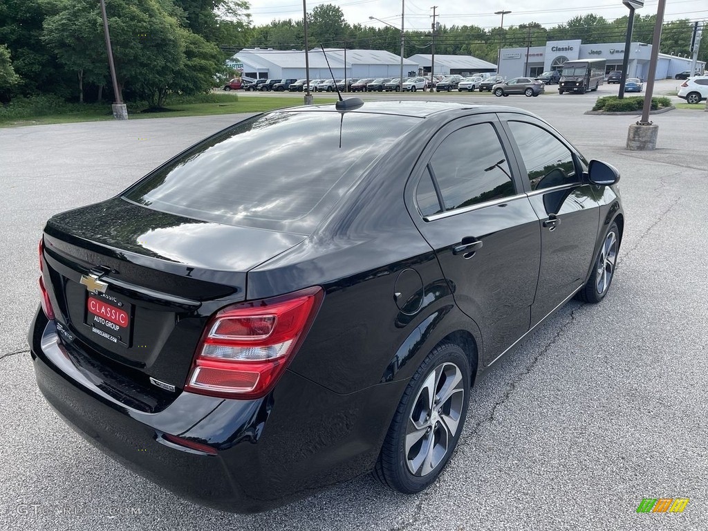 2020 Sonic Premier Sedan - Mosaic Black Metallic / Jet Black photo #3