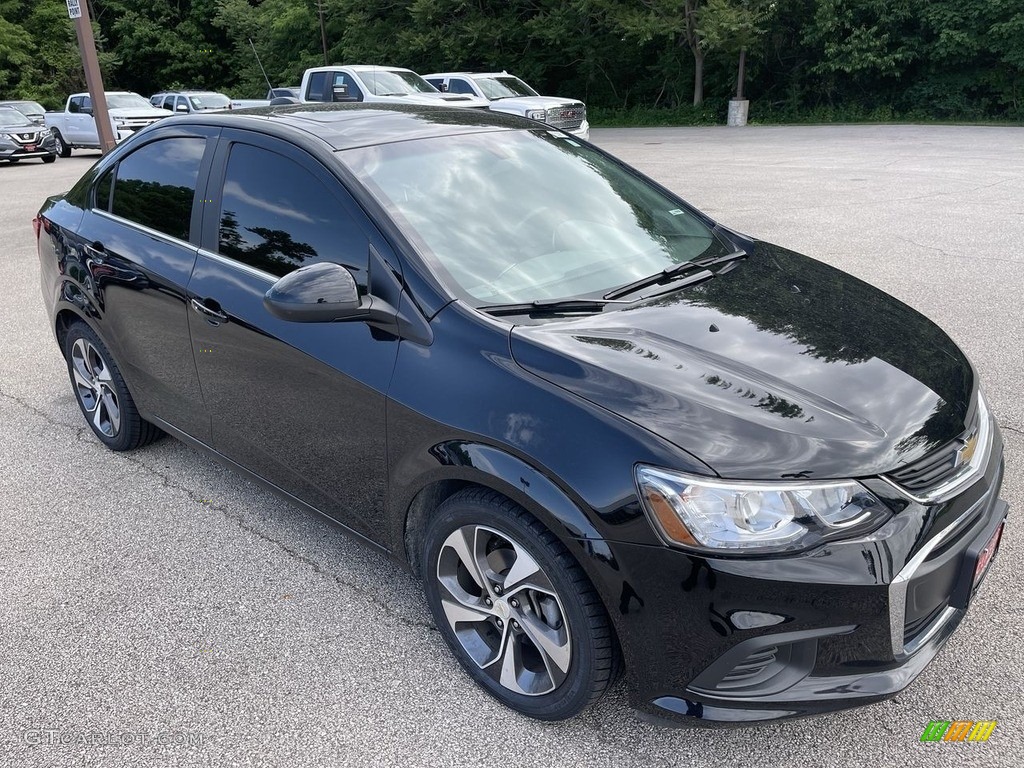 2020 Sonic Premier Sedan - Mosaic Black Metallic / Jet Black photo #4