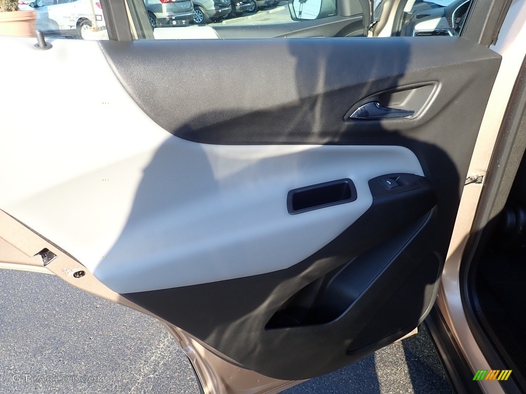 2019 Equinox LS - Sandy Ridge Metallic / Medium Ash Gray photo #23