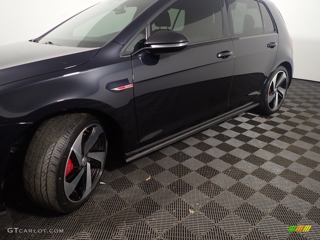 2019 Golf GTI SE - Deep Black Pearl / Titan Black photo #11
