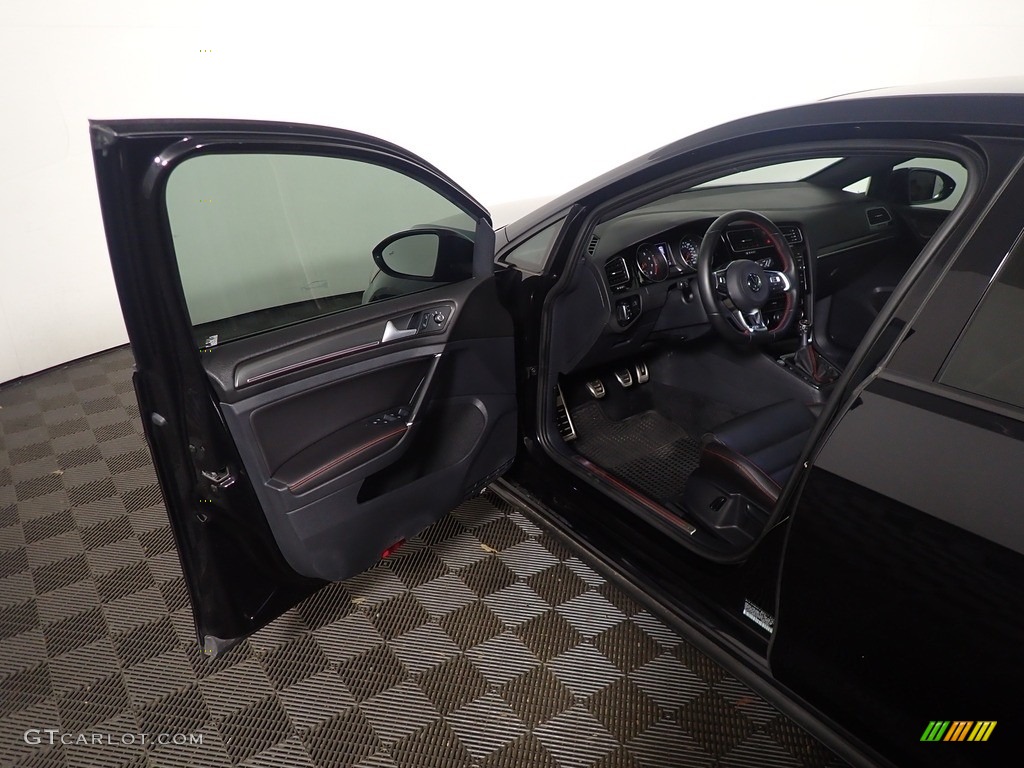 2019 Golf GTI SE - Deep Black Pearl / Titan Black photo #21