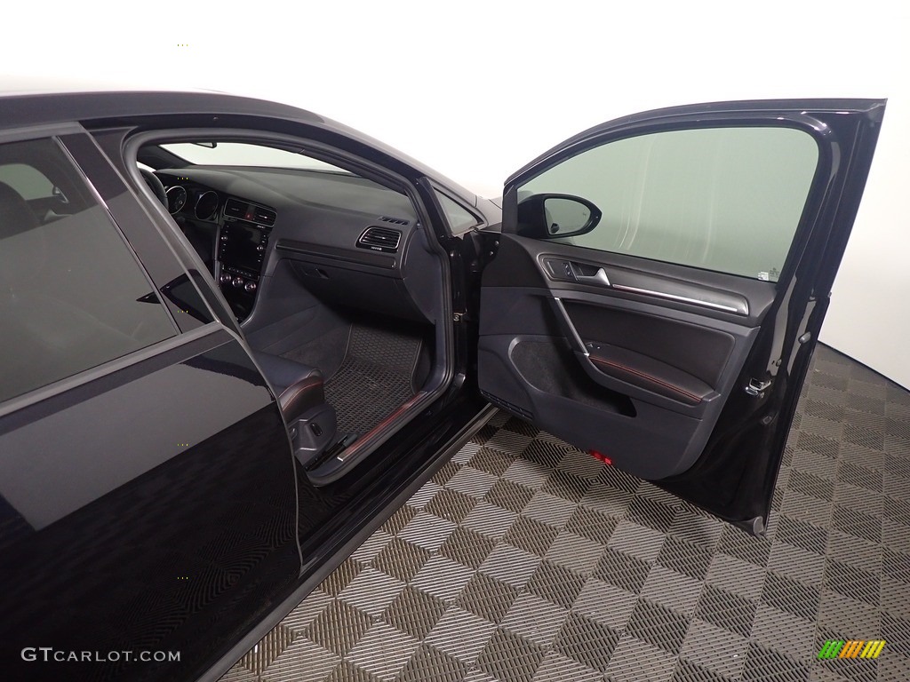 2019 Golf GTI SE - Deep Black Pearl / Titan Black photo #39