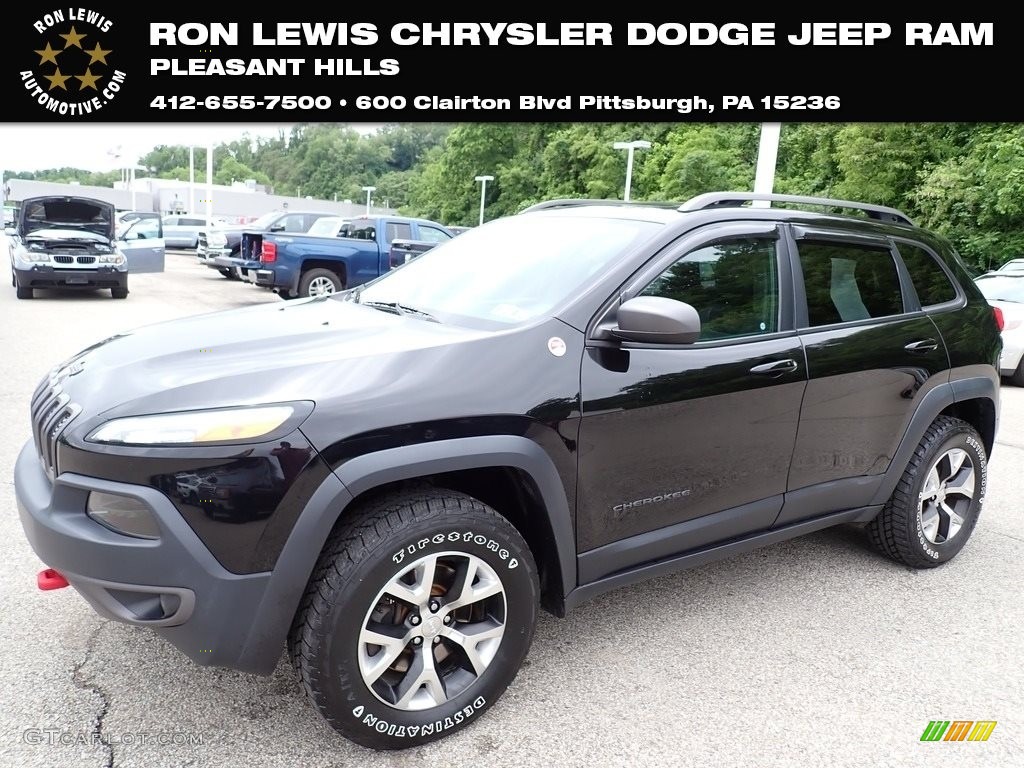 Diamond Black Crystal Pearl Jeep Cherokee
