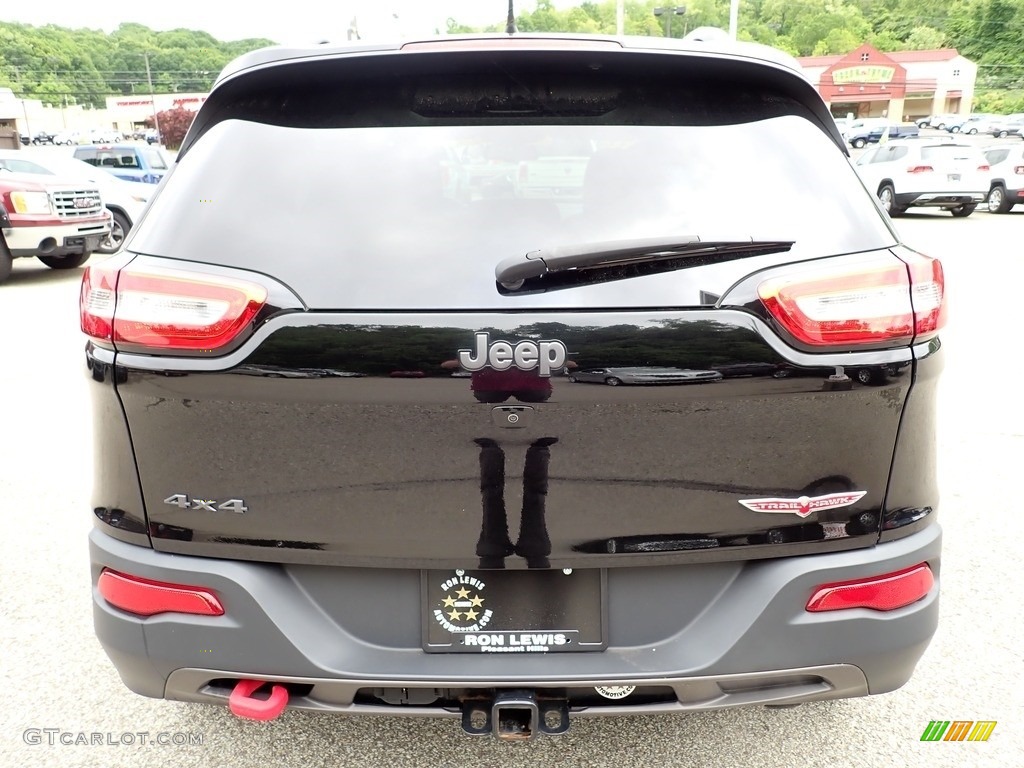 2017 Cherokee Trailhawk 4x4 - Diamond Black Crystal Pearl / Black photo #4