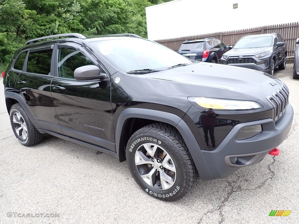 2017 Cherokee Trailhawk 4x4 - Diamond Black Crystal Pearl / Black photo #8
