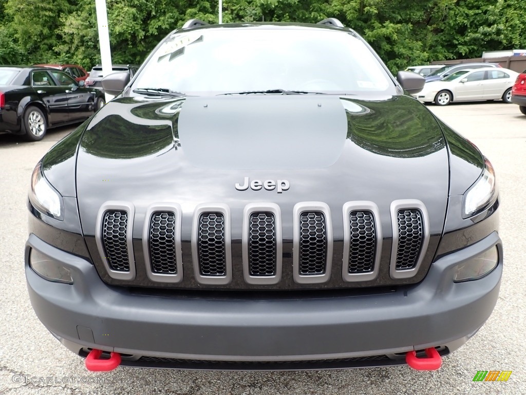 2017 Cherokee Trailhawk 4x4 - Diamond Black Crystal Pearl / Black photo #9