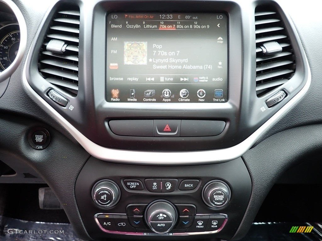 2017 Cherokee Trailhawk 4x4 - Diamond Black Crystal Pearl / Black photo #19