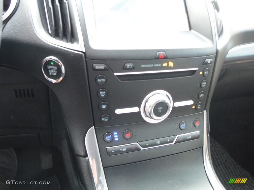 2019 Edge Titanium AWD - Ingot Silver / Ebony photo #23