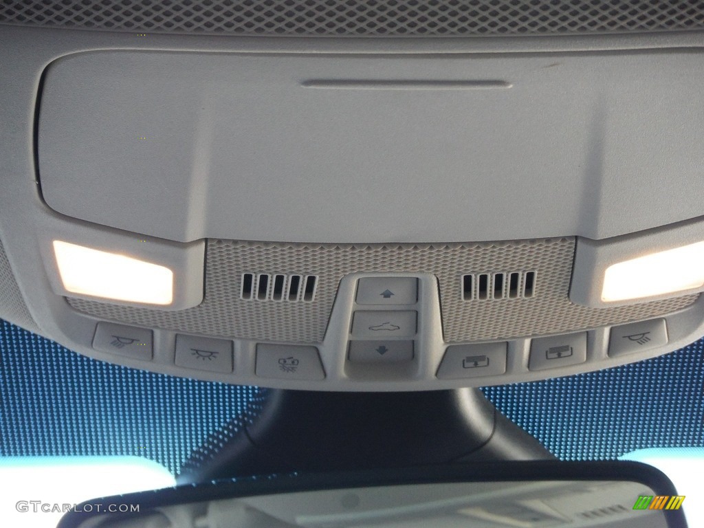 2019 Edge Titanium AWD - Ingot Silver / Ebony photo #25