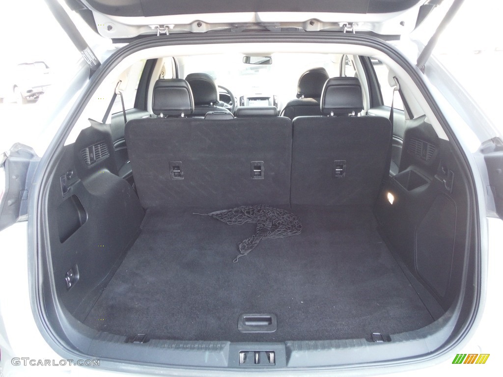 2019 Edge Titanium AWD - Ingot Silver / Ebony photo #31