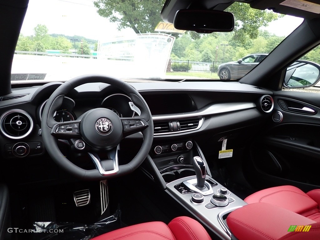 2022 Alfa Romeo Stelvio Veloce AWD Dashboard Photos