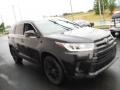 2019 Midnight Black Metallic Toyota Highlander SE AWD  photo #5