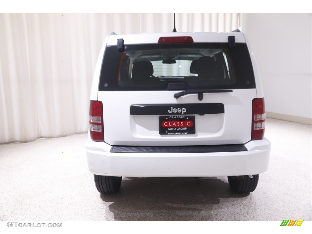 2012 Liberty Sport - Bright White / Dark Slate Gray photo #14