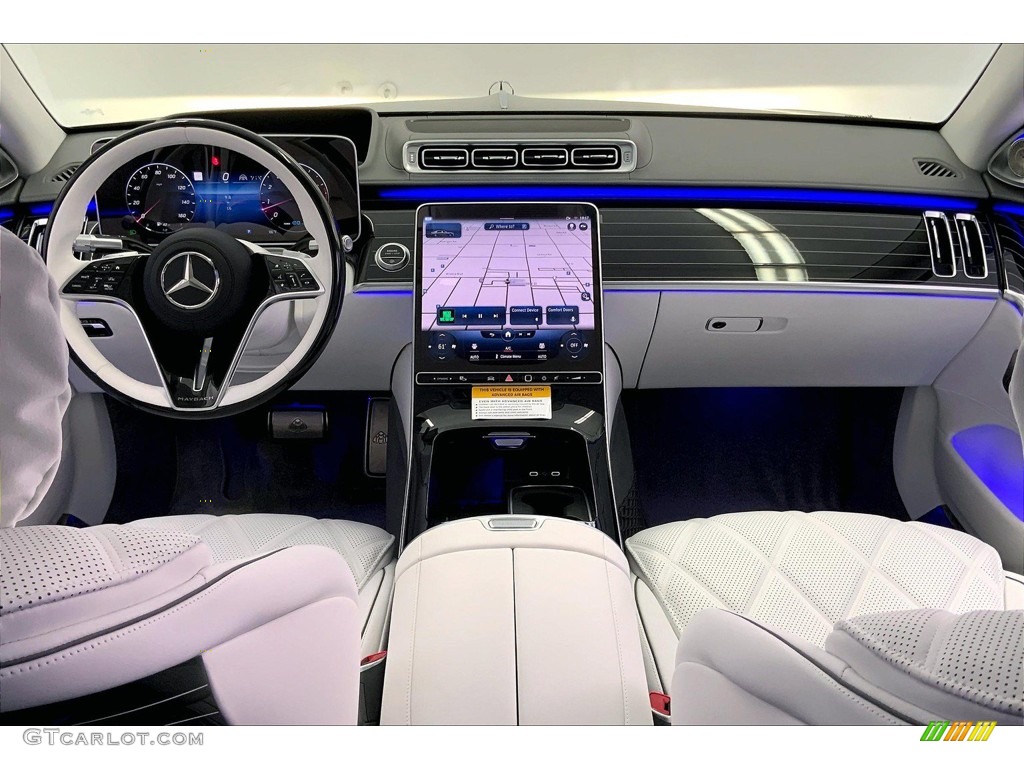 2022 Mercedes-Benz S Maybach 580 4Matic Sedan Controls Photos
