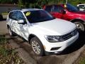 Pure White - Tiguan S 4MOTION Photo No. 3