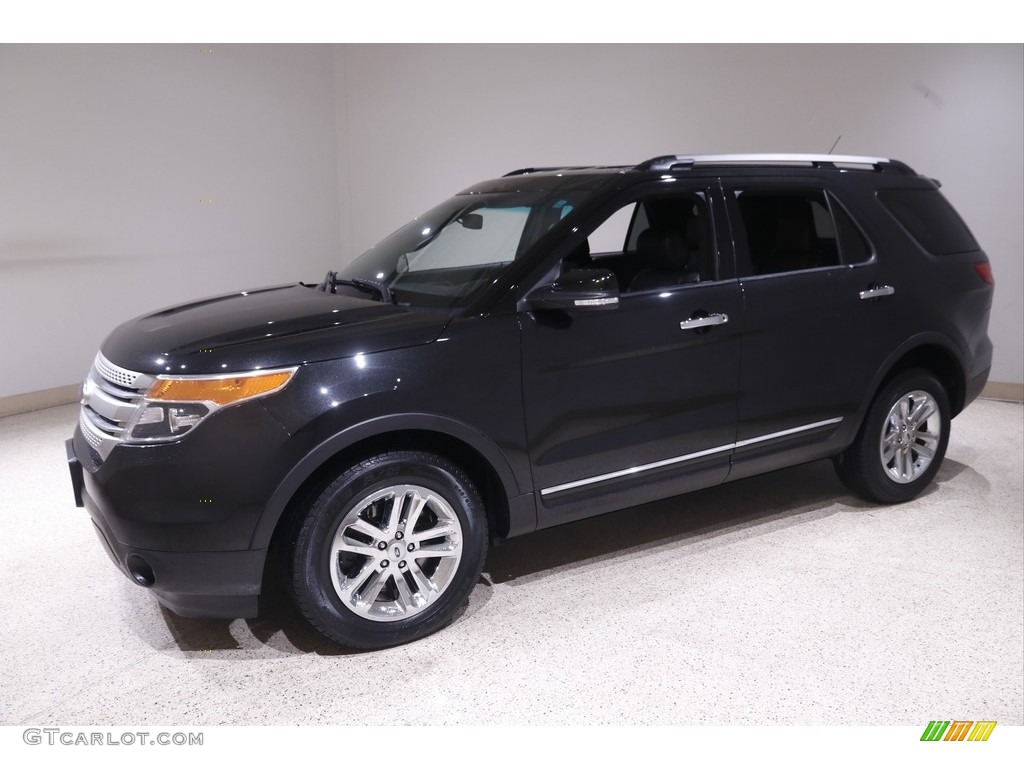 2015 Explorer XLT 4WD - Tuxedo Black / Charcoal Black photo #3