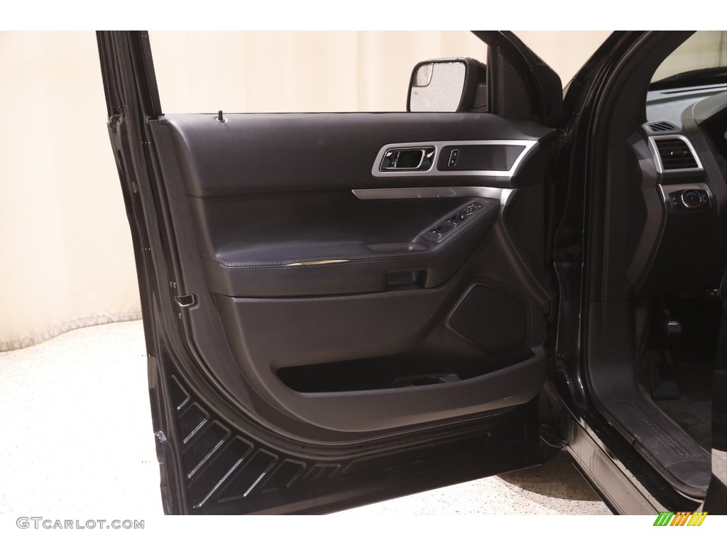 2015 Explorer XLT 4WD - Tuxedo Black / Charcoal Black photo #5
