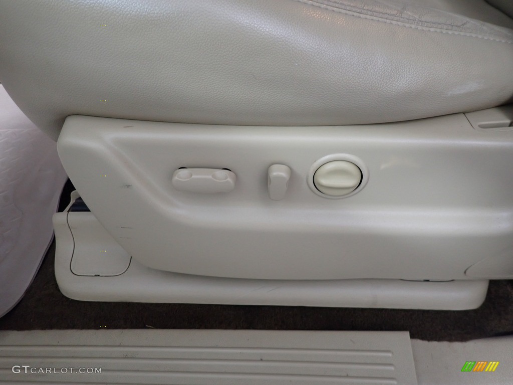 2010 Tahoe LT 4x4 - Summit White / Light Cashmere/Dark Cashmere photo #23