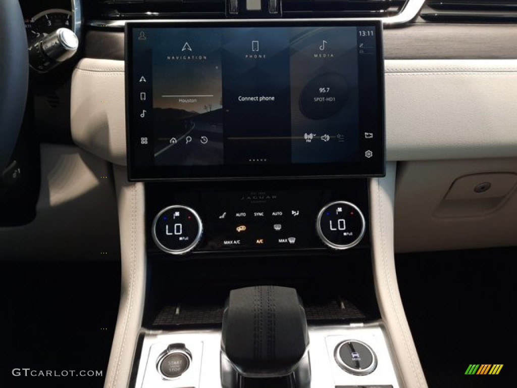 2022 Jaguar F-PACE P250 S Controls Photo #144352475