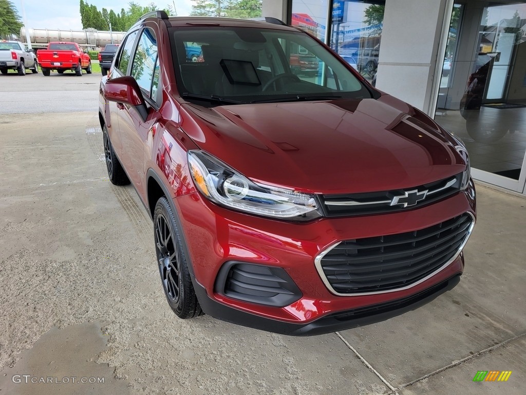 2022 Trax LT AWD - Crimson Metallic / Jet Black photo #2