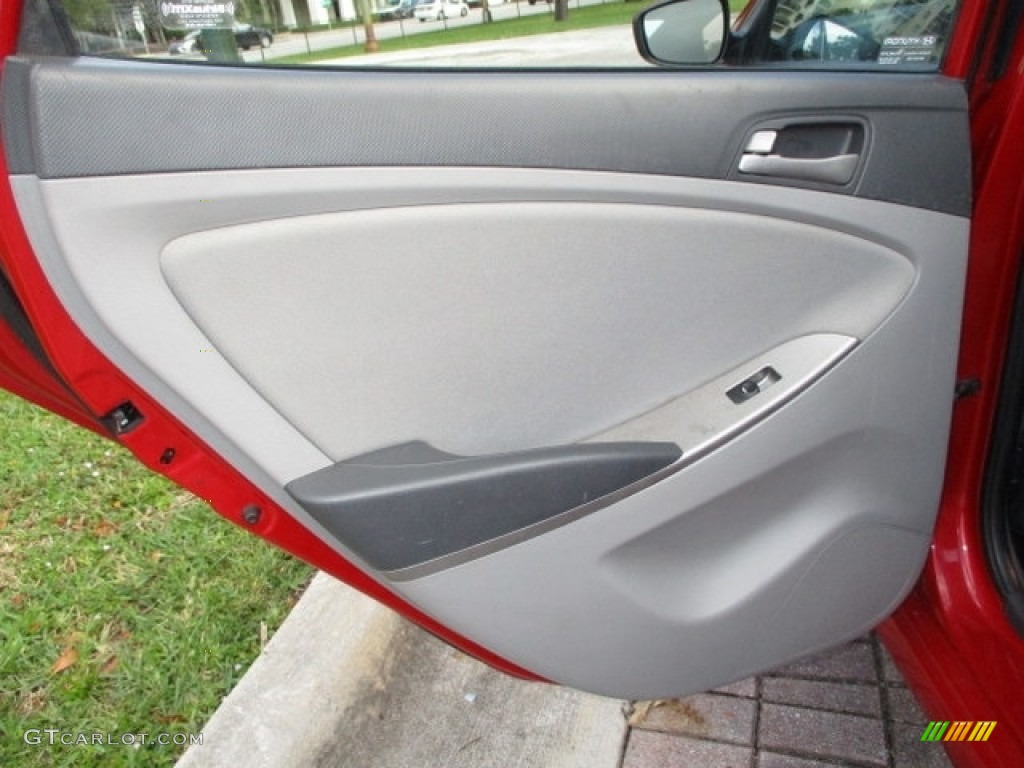 2015 Hyundai Accent GLS Gray Door Panel Photo #144356712