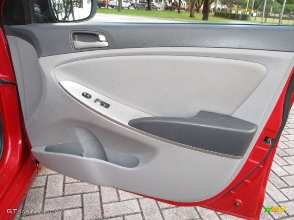 2015 Hyundai Accent GLS Gray Door Panel Photo #144356823