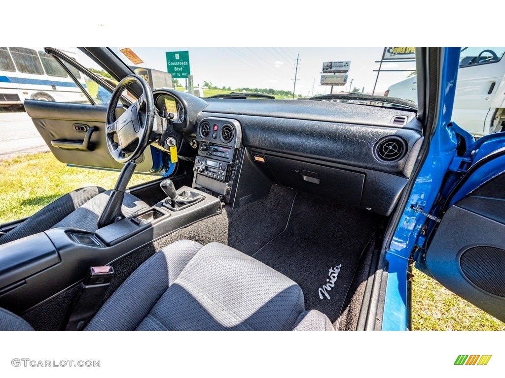 1991 Mazda MX-5 Miata Roadster Dashboard Photos