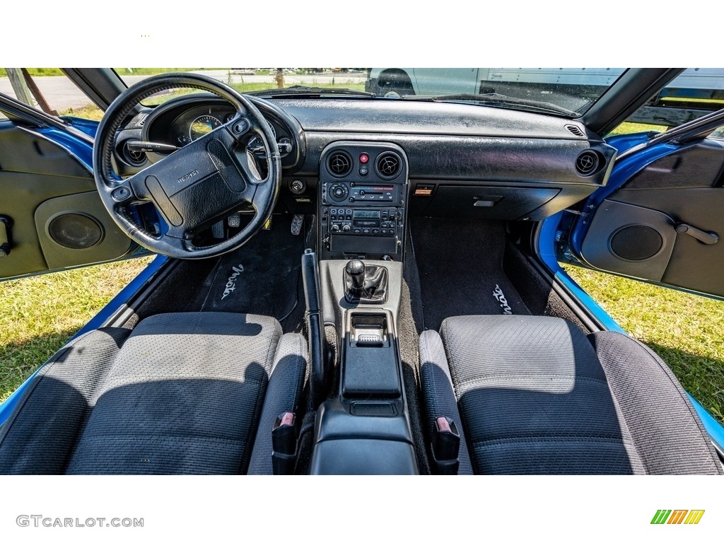 Gray Interior 1991 Mazda MX-5 Miata Roadster Photo #144358284