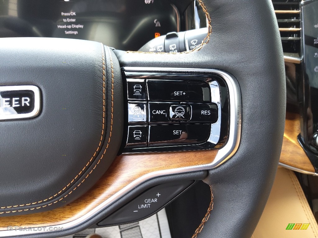 2022 Jeep Grand Wagoneer Series III 4x4 Steering Wheel Photos