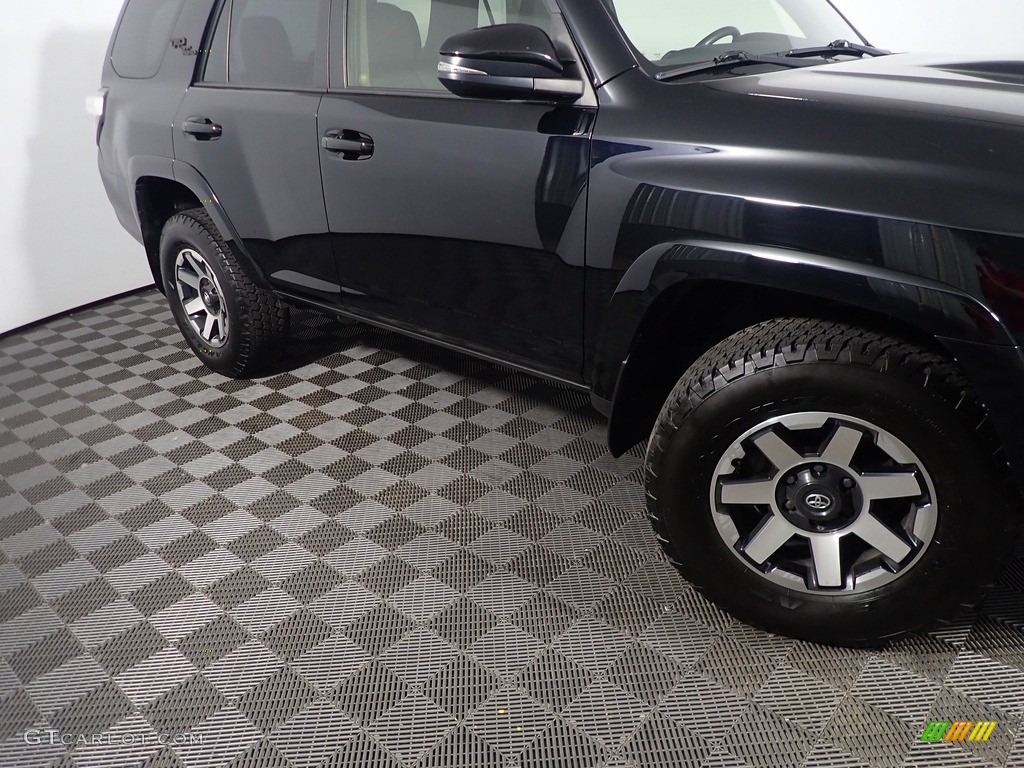 2019 4Runner TRD Off-Road 4x4 - Midnight Black metallic / Black photo #6