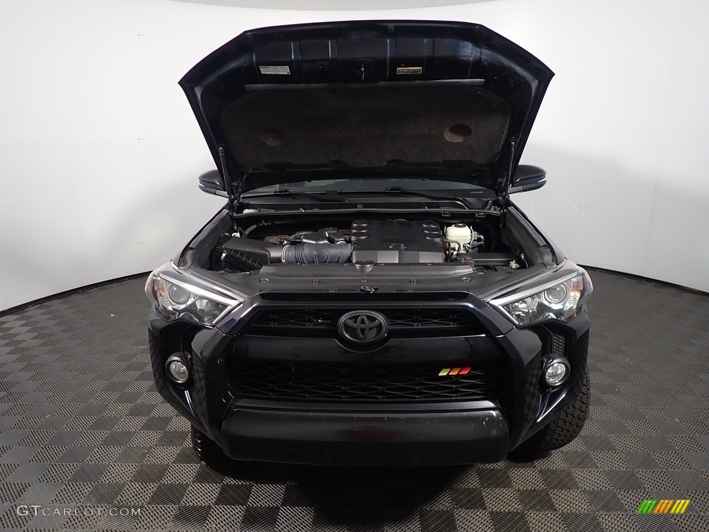 2019 4Runner TRD Off-Road 4x4 - Midnight Black metallic / Black photo #8
