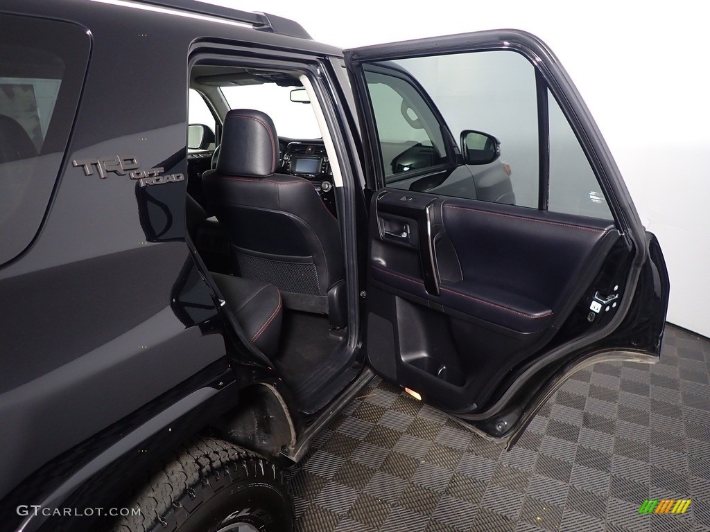 2019 4Runner TRD Off-Road 4x4 - Midnight Black metallic / Black photo #38