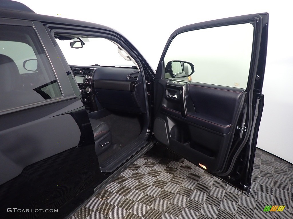2019 4Runner TRD Off-Road 4x4 - Midnight Black metallic / Black photo #40