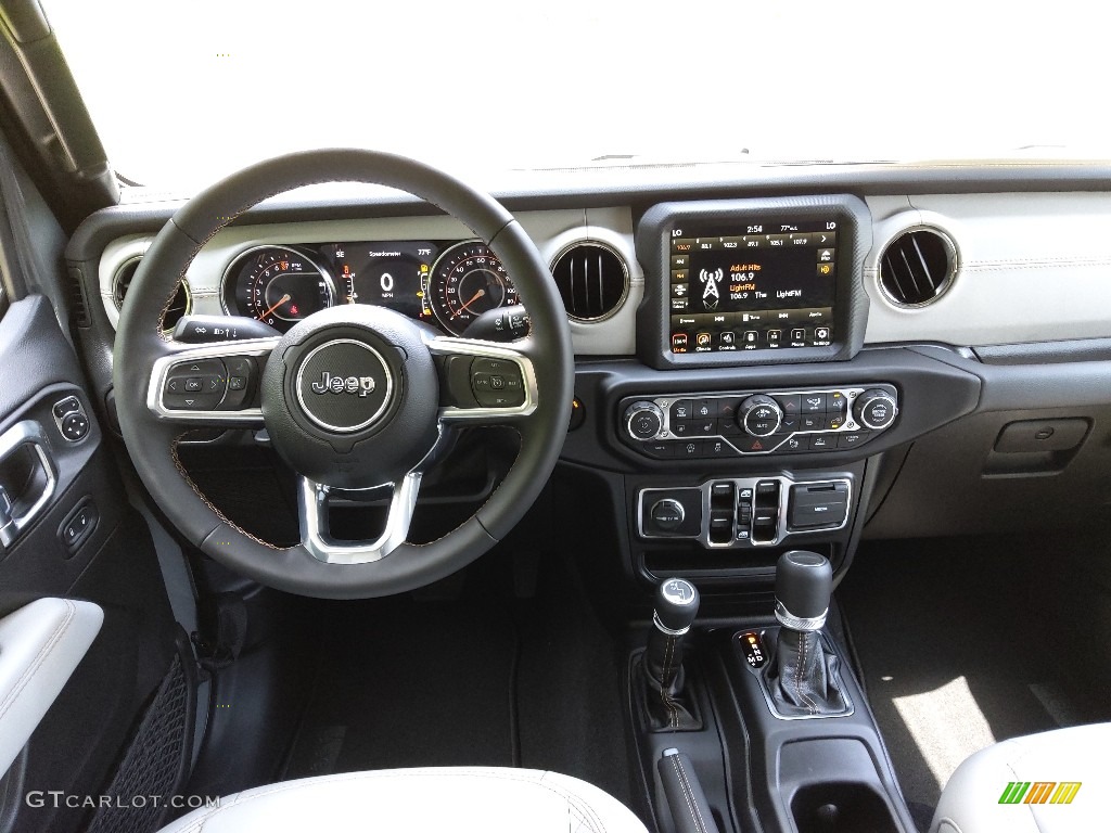 2022 Jeep Gladiator High Altitude 4x4 Black/Steel Gray Dashboard Photo #144359715
