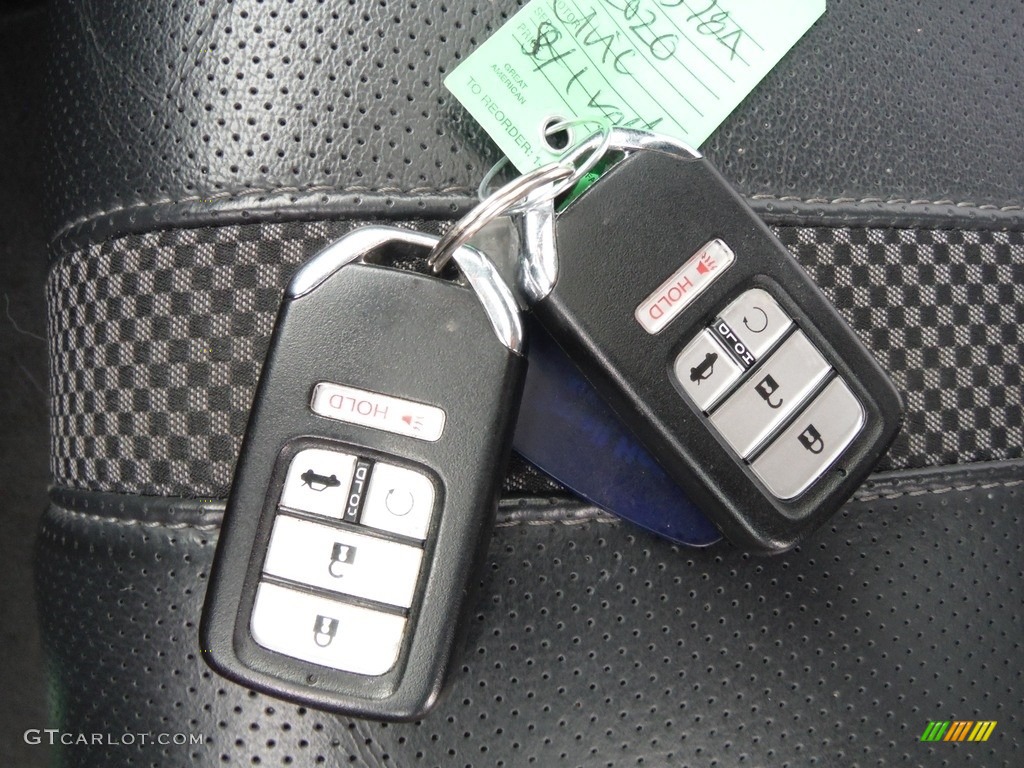 2020 Honda Civic EX-L Sedan Keys Photos